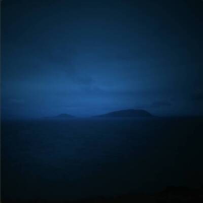 Shadow world | Crownless V by Regina Broersma
